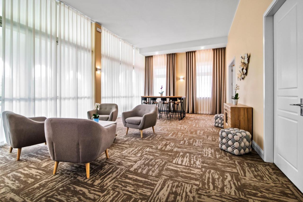 Toscanina Garni Hotel Dobrovo Zewnętrze zdjęcie