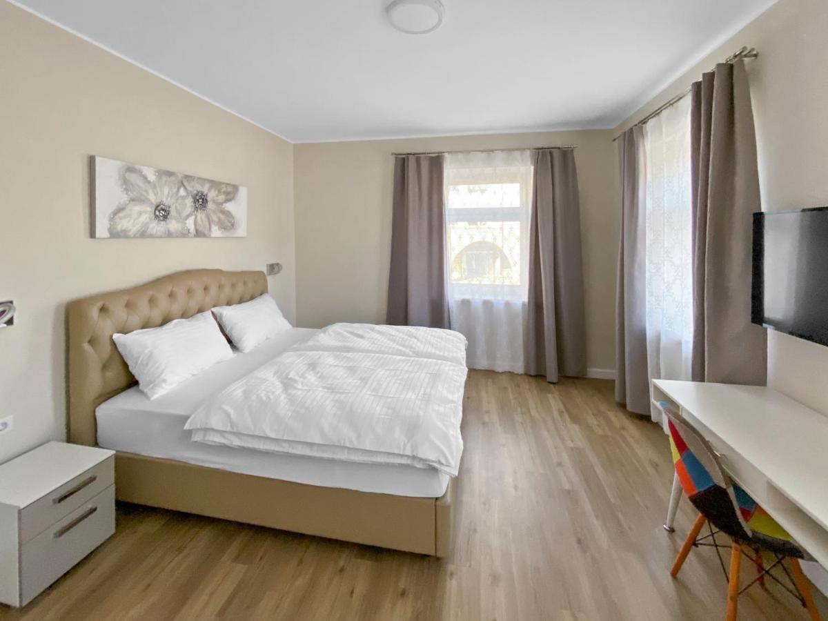 Toscanina Garni Hotel Dobrovo Zewnętrze zdjęcie