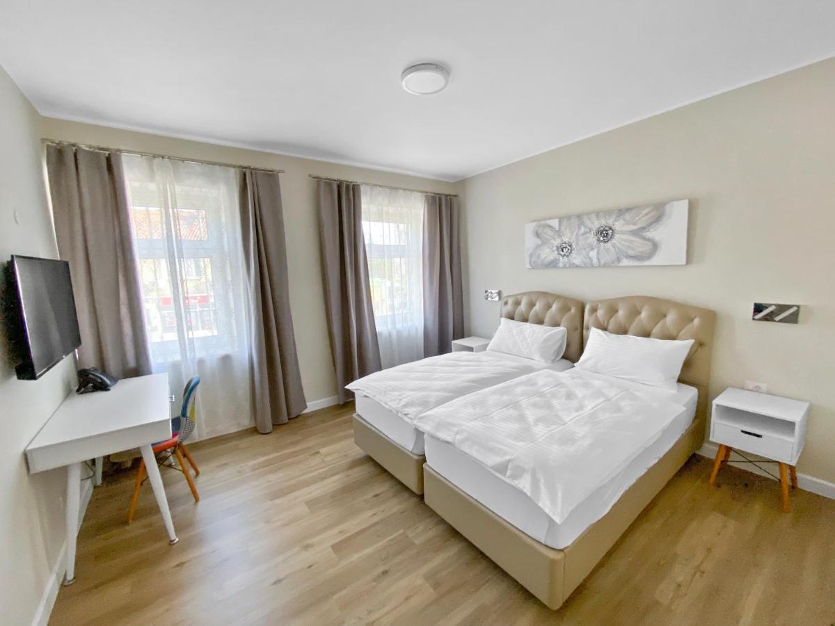 Toscanina Garni Hotel Dobrovo Zewnętrze zdjęcie