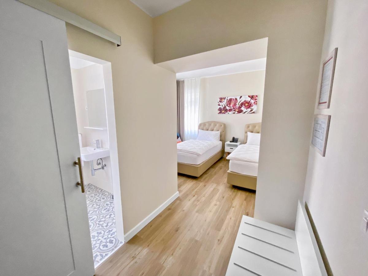 Toscanina Garni Hotel Dobrovo Zewnętrze zdjęcie